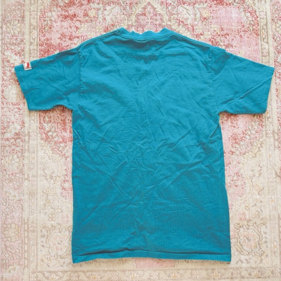 Nutmeg, Men’s Vintage Miami Dolphins Graphic T-Shirt - Picture 5 of 5